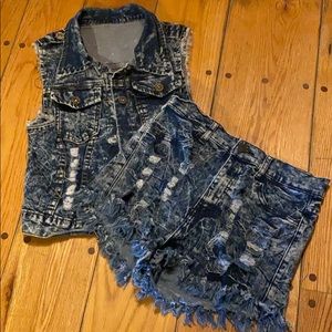 90s Jean shorts and vest
